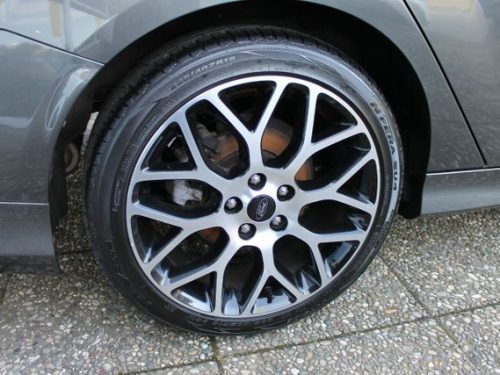 FORD  Focus ST-Line, Magnetic-Grau (Metallic)