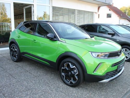 OPEL  Mokka e Ultimate, MATCHA GREEN/Ikone Gruen