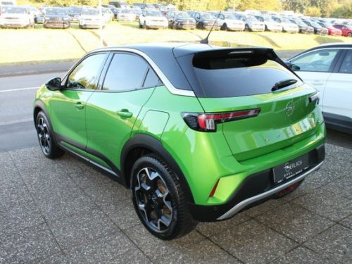 OPEL  Mokka e Ultimate, MATCHA GREEN/Ikone Gruen